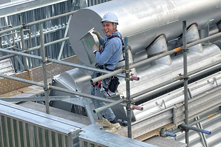 笑顔の現場作業員